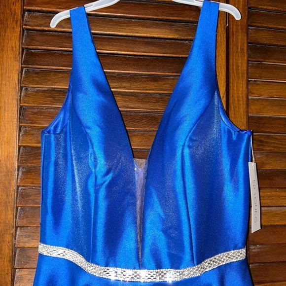 ED YOUNG Blue Formal Gown Prom Dress Size Small (4) + Garment Bag NWT - Picture 8 of 14